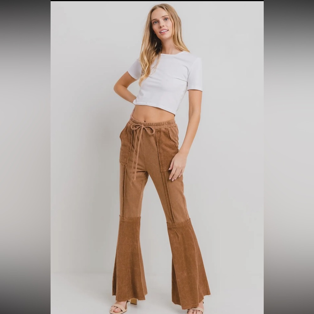 Mineral Washed Flared Sweat Pant - Picture 2 of 4